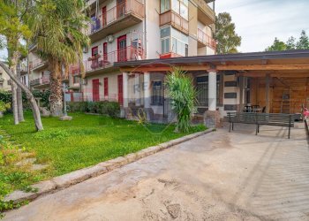 Edificio all\'aperto - Trilocale VIA SARDEGNA
 
21, Belpasso - foto 6