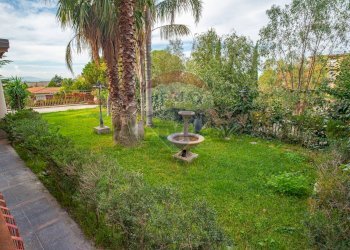 Giardino - Trilocale VIA SARDEGNA
 
21, Belpasso - foto 20