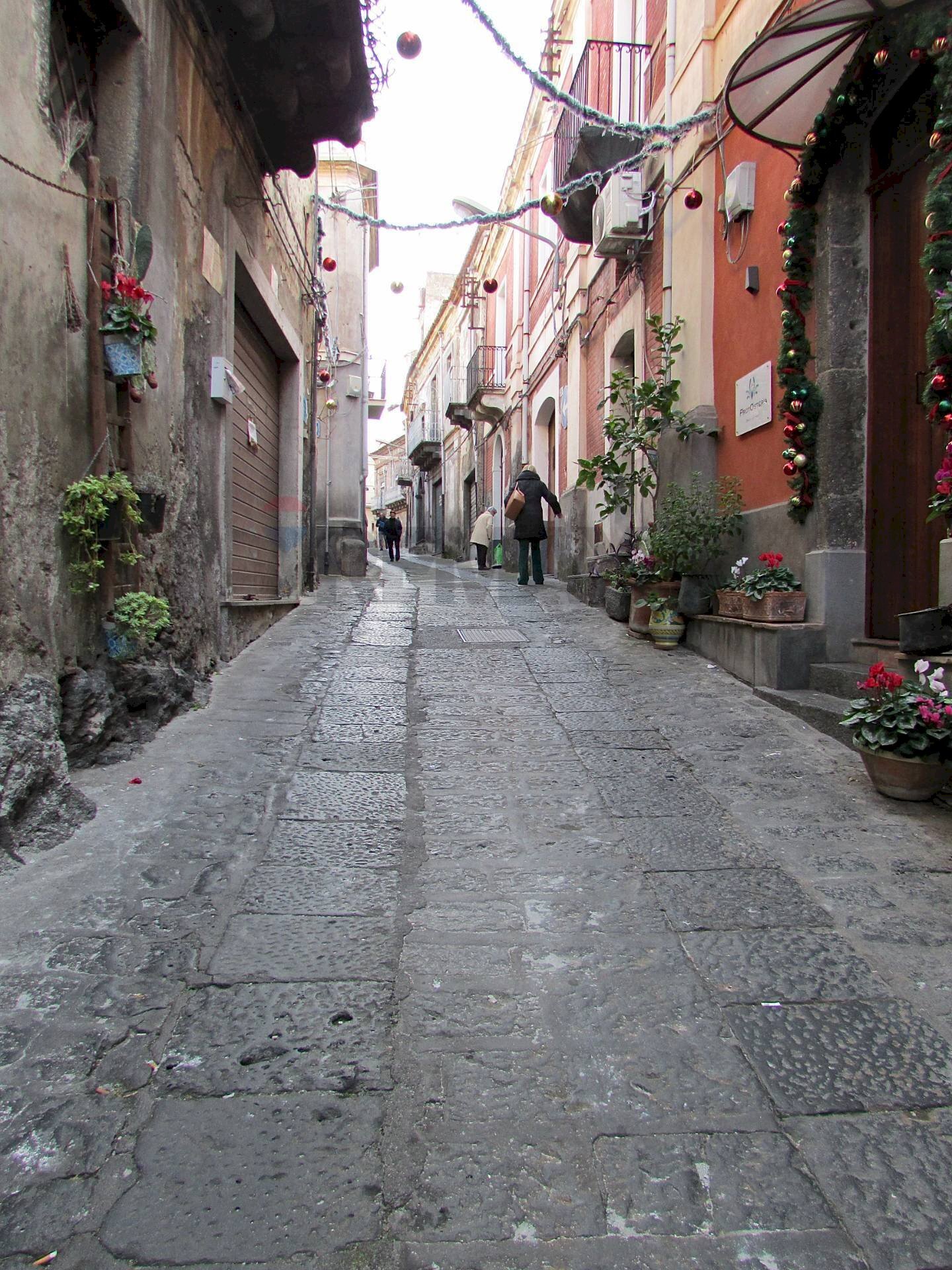 Edificio all\'aperto - Independent house corso umberto
 
17, Bronte - photo 3