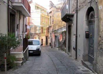 Edificio all\'aperto - Villa corso umberto
 
17, Bronte - foto 16