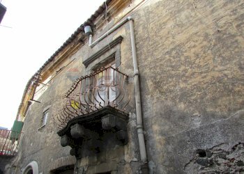 Edificio all\'aperto - Villa corso umberto
 
17, Bronte - foto 39