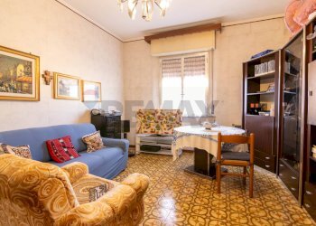 Sala da pranzo - Quadrilocale Via Acquicella
 
64, Catania - foto 14