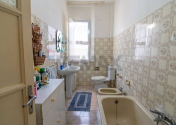 Bagno - Quadrilocale Via Acquicella
 
64, Catania - foto 22