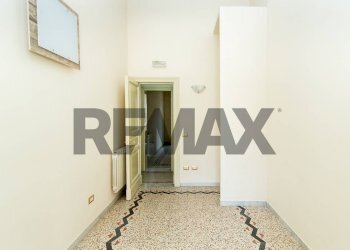 Hall / corridoio - Apartment Via Pietro Toselli
 
40, Catania - photo 25