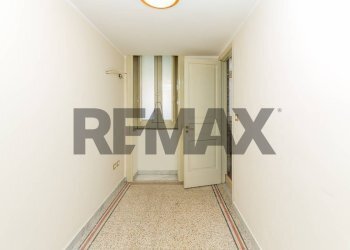 Hall / corridoio - Apartment Via Pietro Toselli
 
40, Catania - photo 31
