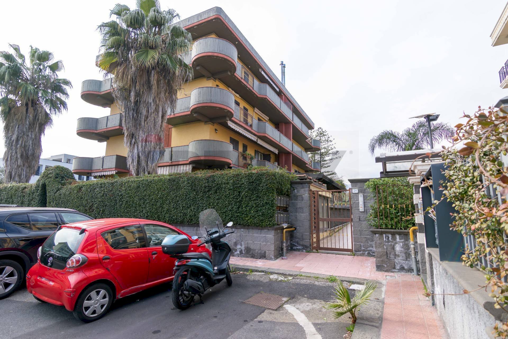 Edificio all\'aperto - Four-room apartment Via Angelina Damiani Lanza
 
24, Giarre - photo 1