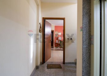 Hall / corridoio - Quadrilocale Via Angelina Damiani Lanza
 
24, Giarre - foto 6