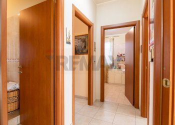 Hall / corridoio - Quadrilocale Via Angelina Damiani Lanza
 
24, Giarre - foto 13