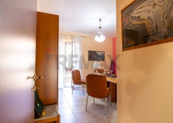 Sala da pranzo - Quadrilocale Via Angelina Damiani Lanza
 
24, Giarre - foto 20