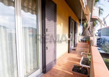 Balcone - Quadrilocale Via Angelina Damiani Lanza
 
24, Giarre - foto 31