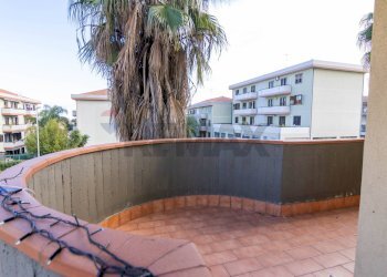 Terrazza - Quadrilocale Via Angelina Damiani Lanza
 
24, Giarre - foto 38