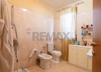 Bagno - Quadrilocale Via Angelina Damiani Lanza
 
24, Giarre - foto 39