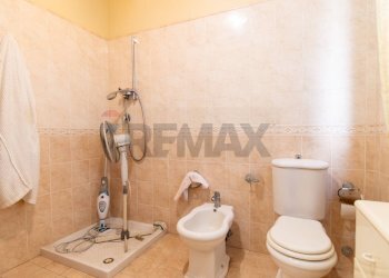 Bagno - Quadrilocale Via Angelina Damiani Lanza
 
24, Giarre - foto 42