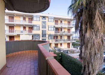 Balcone - Quadrilocale Via Angelina Damiani Lanza
 
24, Giarre - foto 45