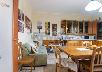 Sala da pranzo - Quadrilocale Via Angelina Damiani Lanza
 
24, Giarre - foto 59