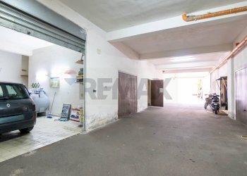 Parcheggio - Quadrilocale Via Angelina Damiani Lanza
 
24, Giarre - foto 72