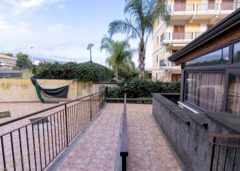 Terrazza - Quadrilocale Via Angelina Damiani Lanza
 
24, Giarre - foto 82