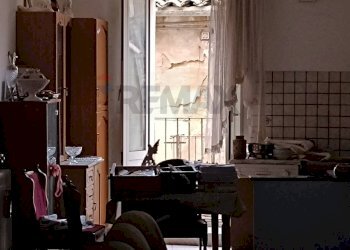 Sala da pranzo - Appartamento VIALE REGINA ELENA
 
57, Caltagirone - foto 4