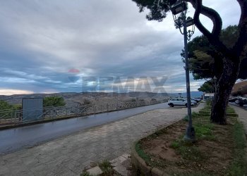 Vista dell\'acqua - Appartamento VIALE REGINA ELENA
 
57, Caltagirone - foto 11