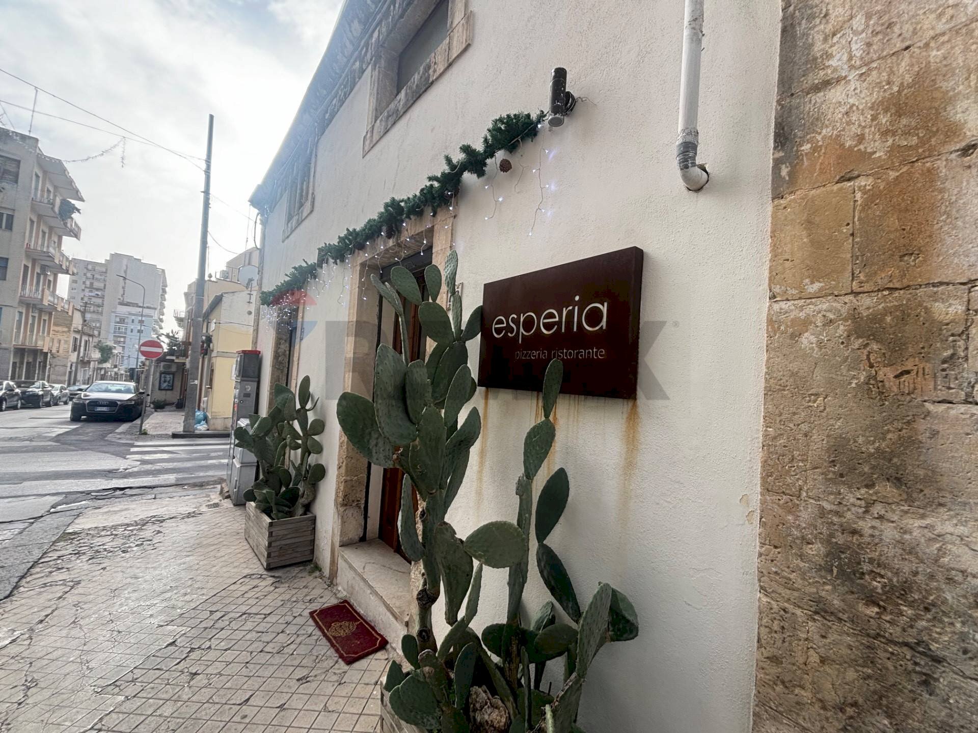 Edificio all\'aperto - Commercial Premises via salvatore la rosa
 
72, Noto - photo 1