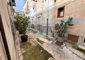 Giardino - Locale Commerciale via salvatore la rosa
72, Noto - foto 30