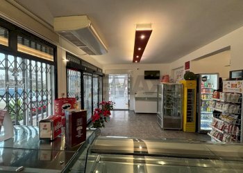 Ricezione / Lobby - Attività Commerciale via Piave
 
sn, Comiso - foto 22