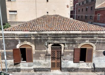 Edificio all\'aperto - Casa indipendente Catania - foto 1