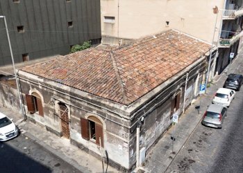 Edificio all\'aperto - Casa indipendente Catania - foto 2