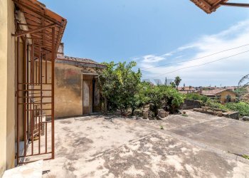 Terrazza - Casa indipendente VIA MAURI
 
3, Aci Bonaccorsi - foto 1