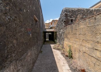 Edificio all\'aperto - Casa indipendente VIA MAURI
 
3, Aci Bonaccorsi - foto 5