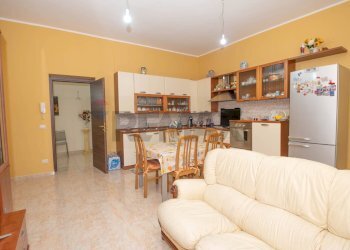 Sala da pranzo - Casa semi indipendente Via Alfieri
 
21, Priolo Gargallo - foto 2