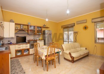 Sala da pranzo - Casa semi indipendente Via Alfieri
 
21, Priolo Gargallo - foto 5