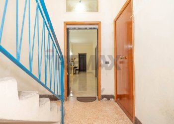 Hall / corridoio - Casa semi indipendente Via Alfieri
 
21, Priolo Gargallo - foto 27