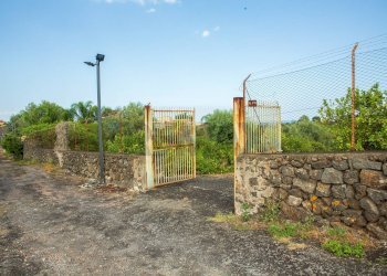 Giardino - Rustico via Carini
 
s/n, Acireale - foto 1