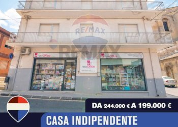 Edificio all\'aperto - Casa indipendente Via  Marte
 
12, Grammichele - foto 1