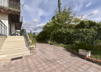 Scale - Quadrilocale Via del Bosco
 
212, Mascalucia - foto 32