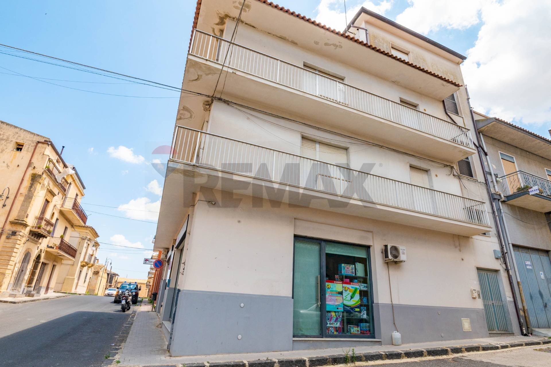 Edificio all\'aperto - Locale Commerciale via F.sco Crispi
264, Grammichele - foto 3