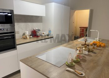 Cucina - Quadrilocale viale tirreno
 
15, Catania - foto 4