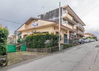 Edificio all\'aperto - Casa indipendente Via Santa Maria la Stella
 
99, Aci Sant'Antonio - foto 3