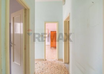 Hall / corridoio - Casa indipendente Via Santa Maria la Stella
 
99, Aci Sant'Antonio - foto 13