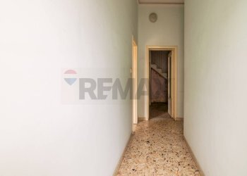 Hall / corridoio - Casa indipendente Via Santa Maria la Stella
 
99, Aci Sant'Antonio - foto 32