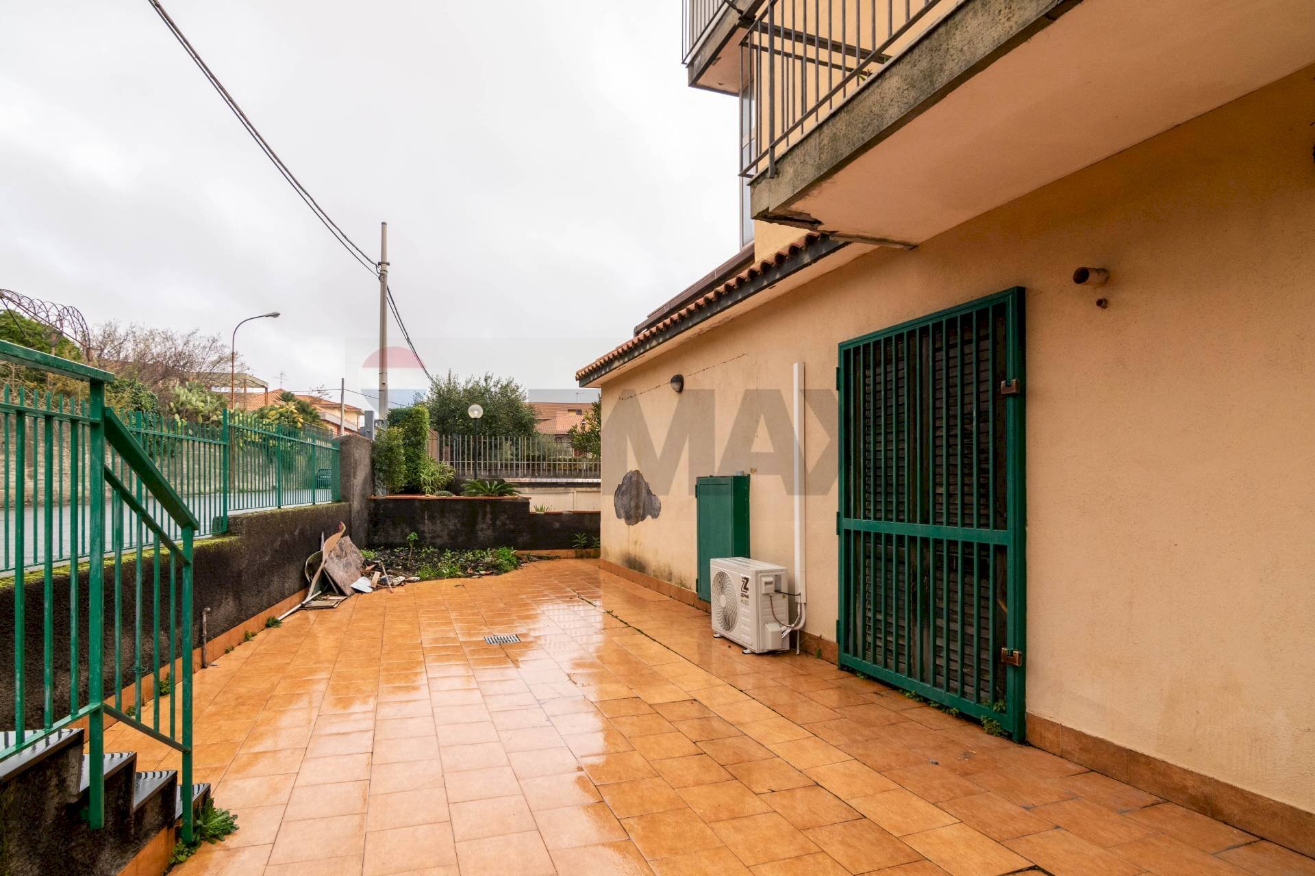 Terrazza - Negozio VIA ALCIDE DE GASPARI
1, Zafferana Etnea - foto 3