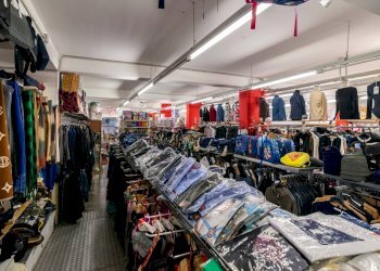 Cabina armadio - Negozio VIA ALCIDE DE GASPARI
 
1, Zafferana Etnea - foto 12