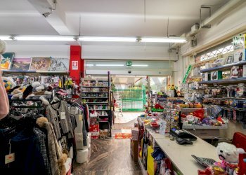 Dispensa di stoccaggio - Negozio VIA ALCIDE DE GASPARI
 
1, Zafferana Etnea - foto 16