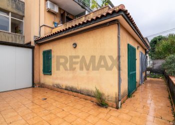 Casa all\'aperto - Negozio VIA ALCIDE DE GASPARI
 
1, Zafferana Etnea - foto 23
