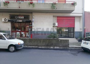 Edificio all\'aperto - Negozio via Roma
 
67, Camporotondo Etneo - foto 12