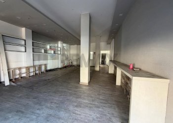 Non correlato - Commercial Premises via Vittorio Emanuele III
 
246, Belpasso - photo 4