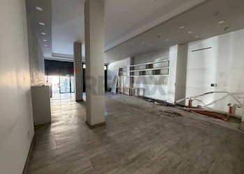 Non correlato - Commercial Premises via Vittorio Emanuele III
 
246, Belpasso - photo 6