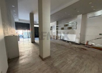 Non correlato - Commercial Premises via Vittorio Emanuele III
 
246, Belpasso - photo 8