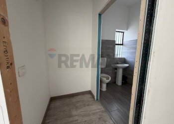 Bagno - Commercial Premises via Vittorio Emanuele III
 
246, Belpasso - photo 12